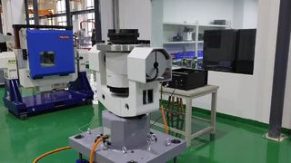 Plateau tournant de levage électrique à trois axes